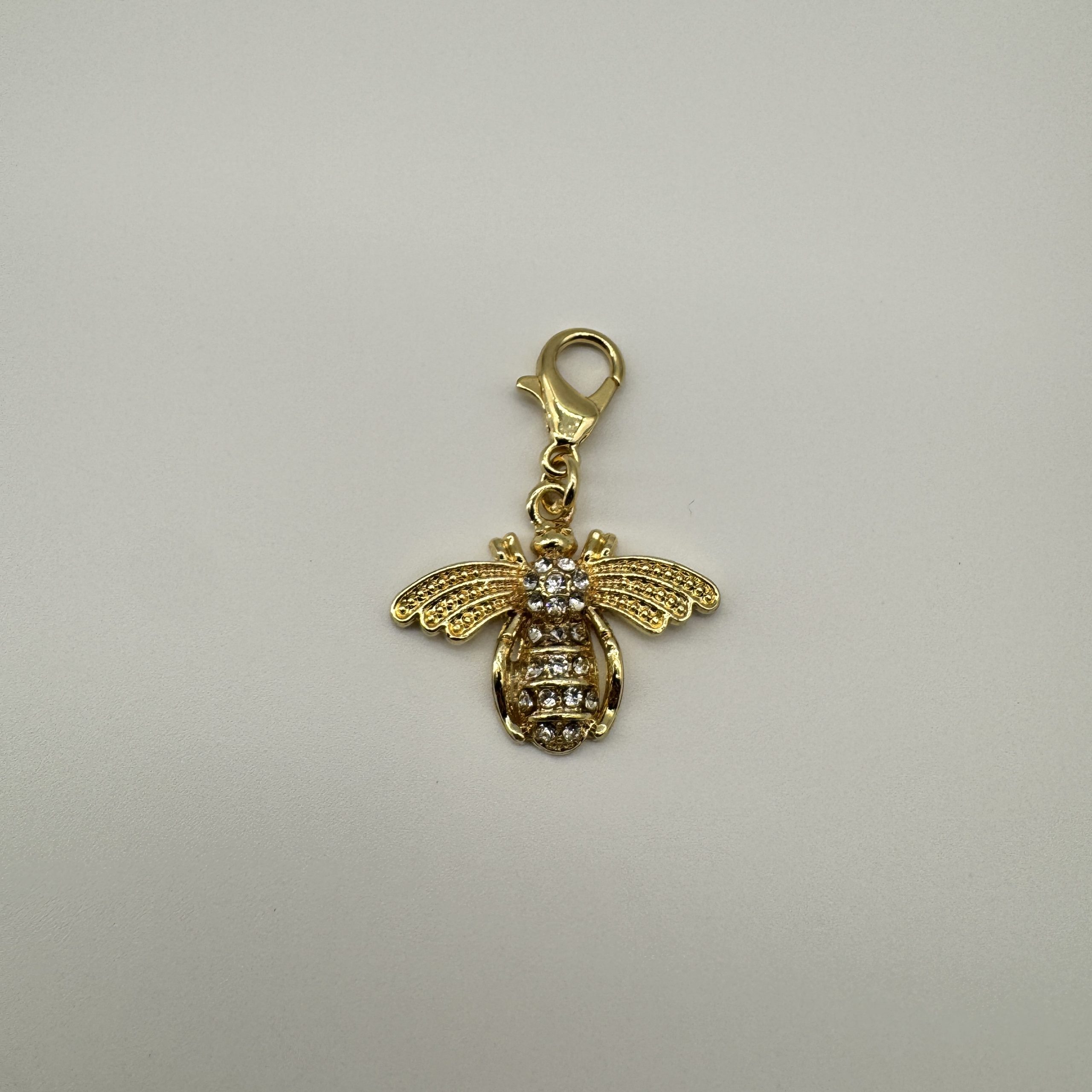 T26328 Strass Bee Charm