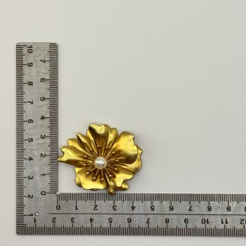 T25111 Pearl Zinc Alloy Flower