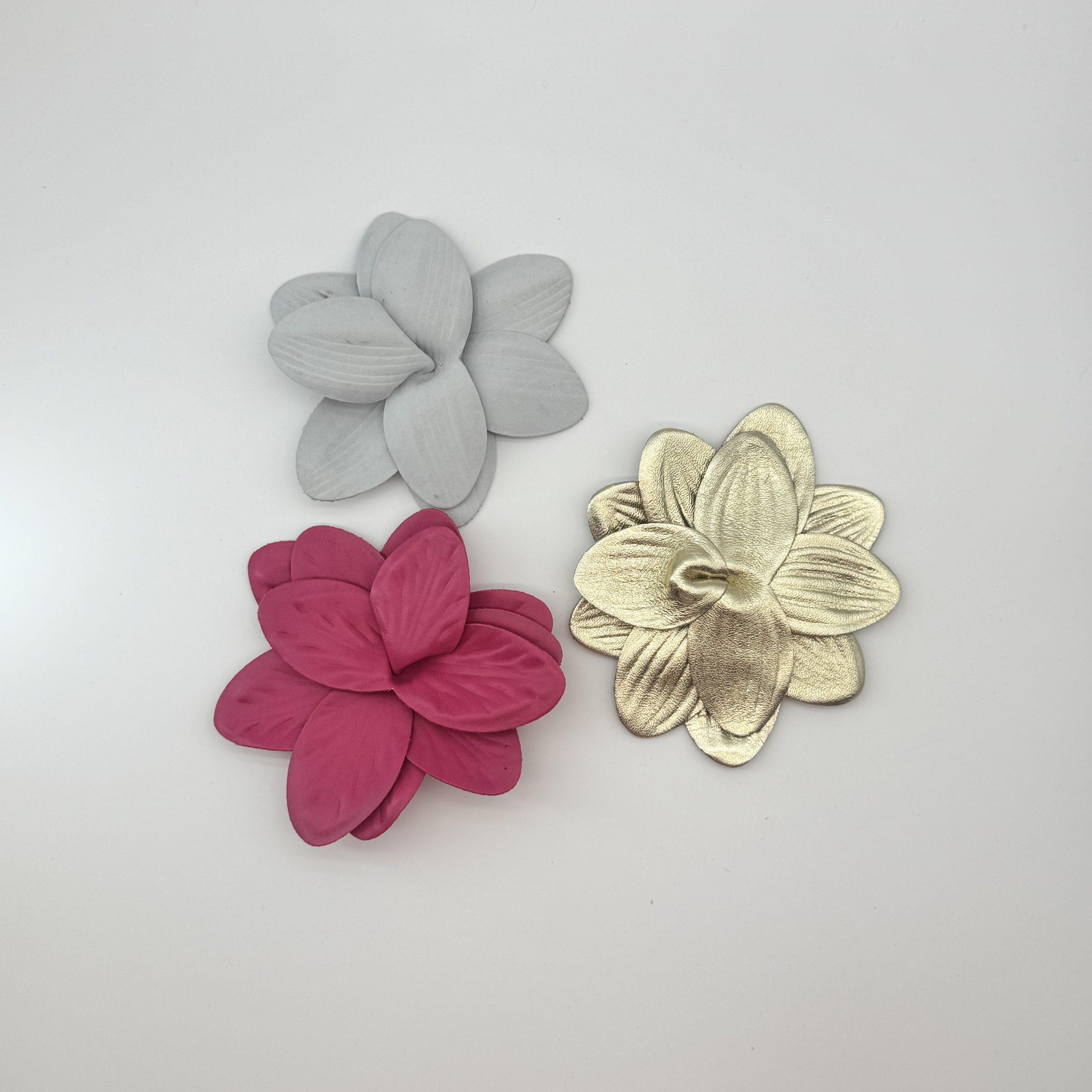 T26475 Leather Flower Ornament