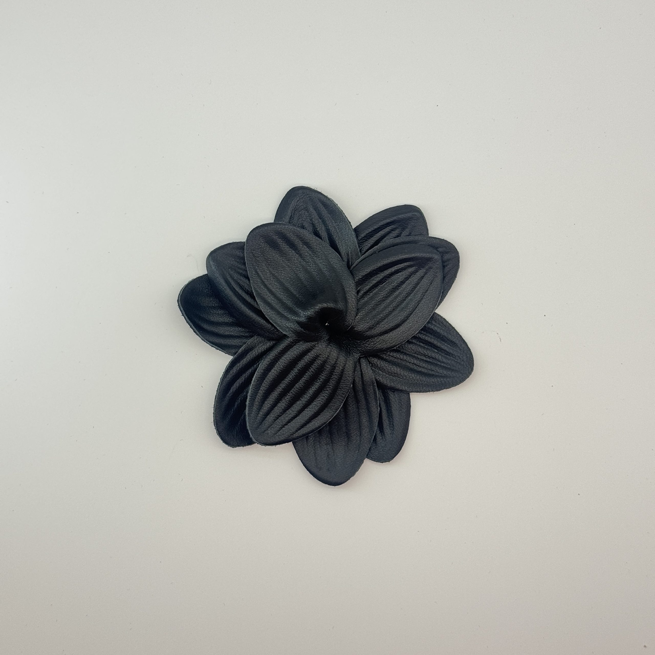 T26475 Leather Flower Ornament - Image 2