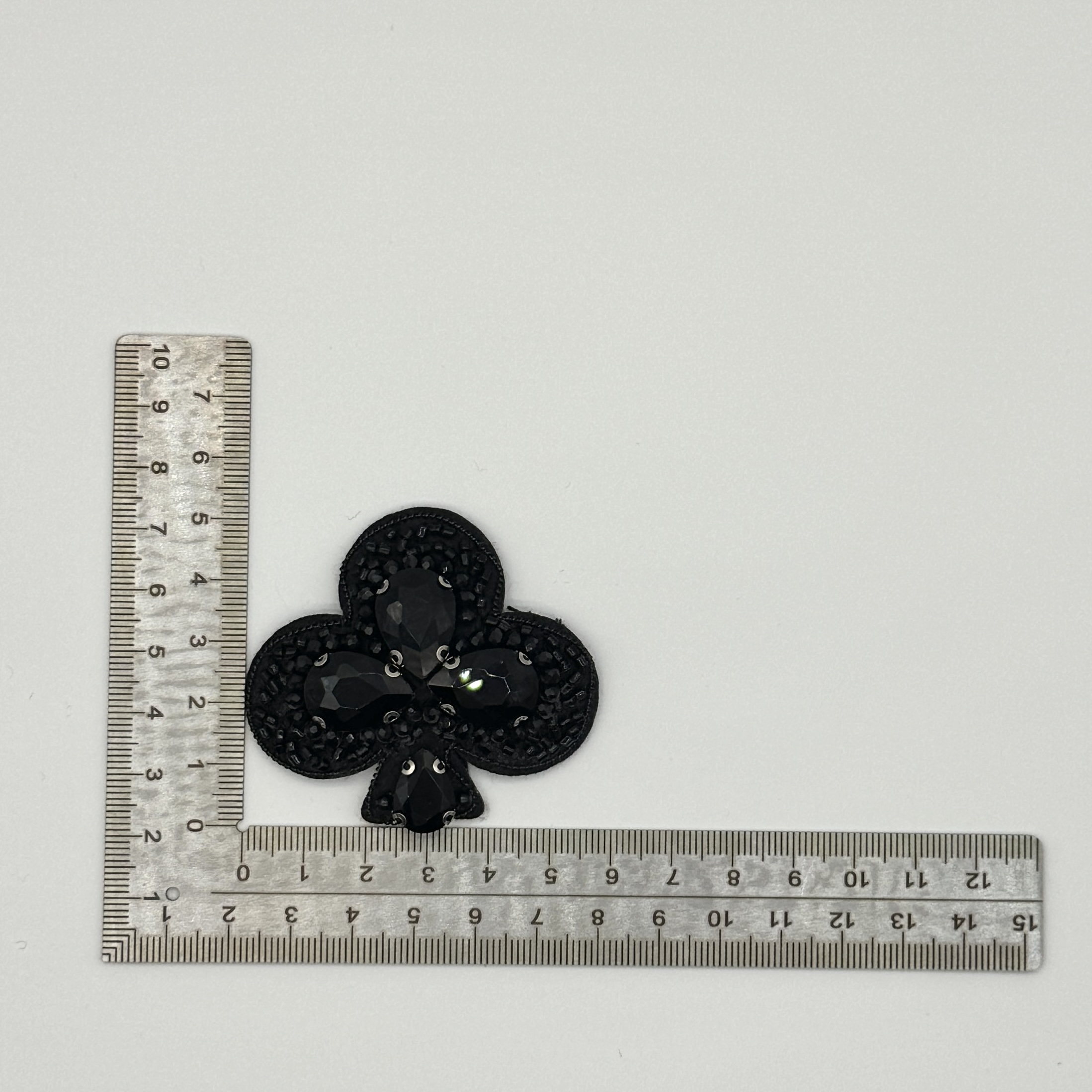 T26460 Club-shaped beaded patch