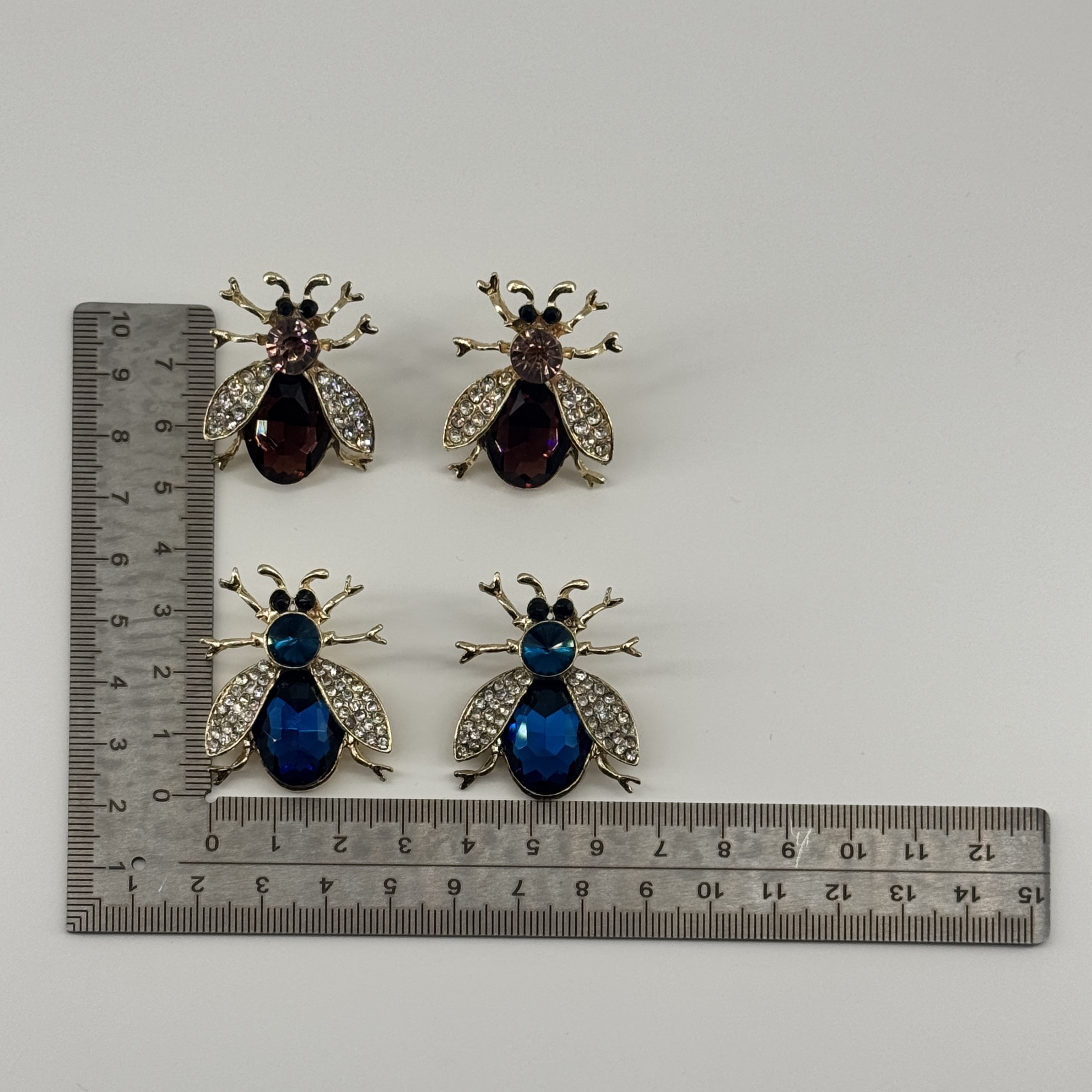 T26316 Bee Decorative Ornament - Image 2