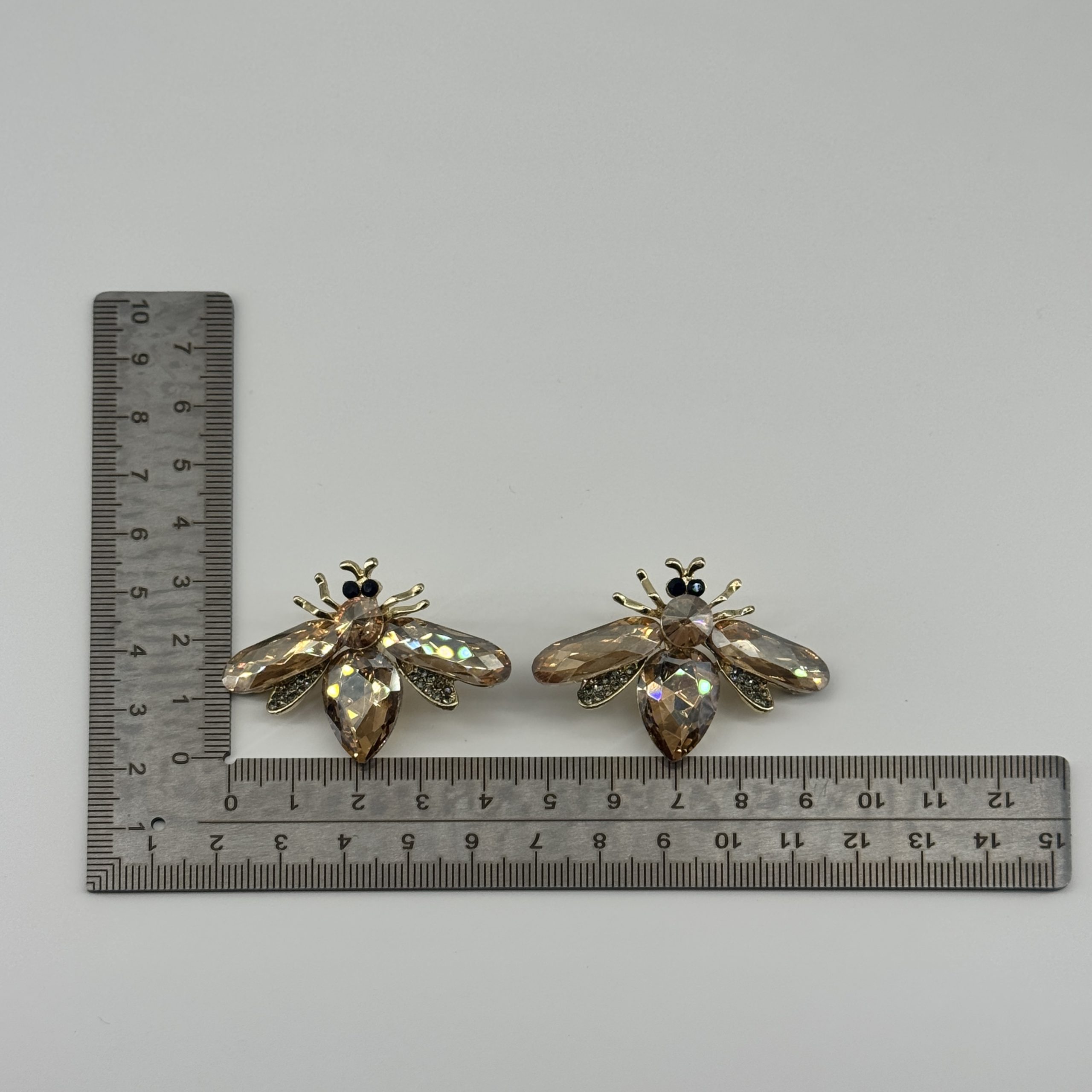 T26301 Bee Decorative Ornament - Image 2