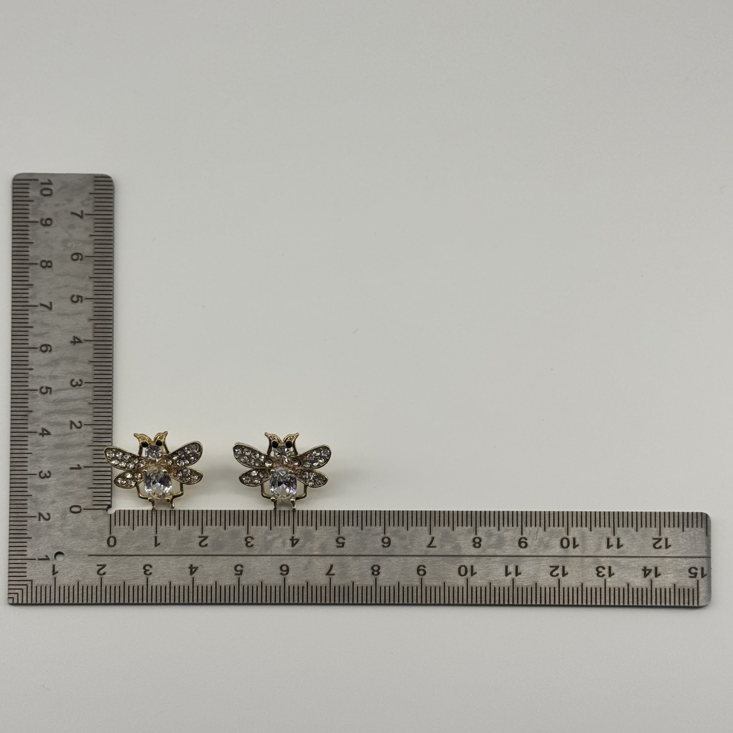 T26318 Zircon Small Bee - Image 2