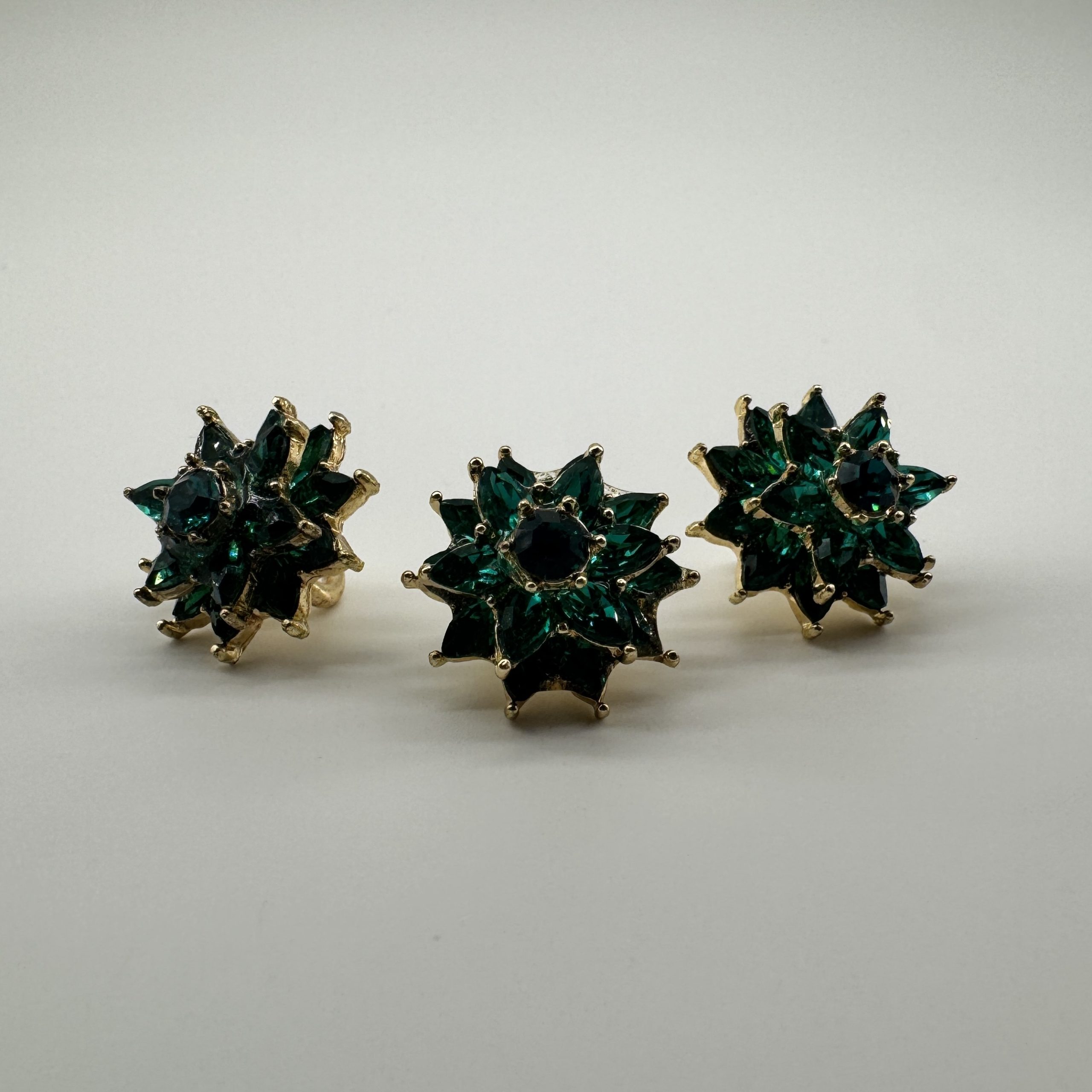 T26311 Stone Flower Ornament