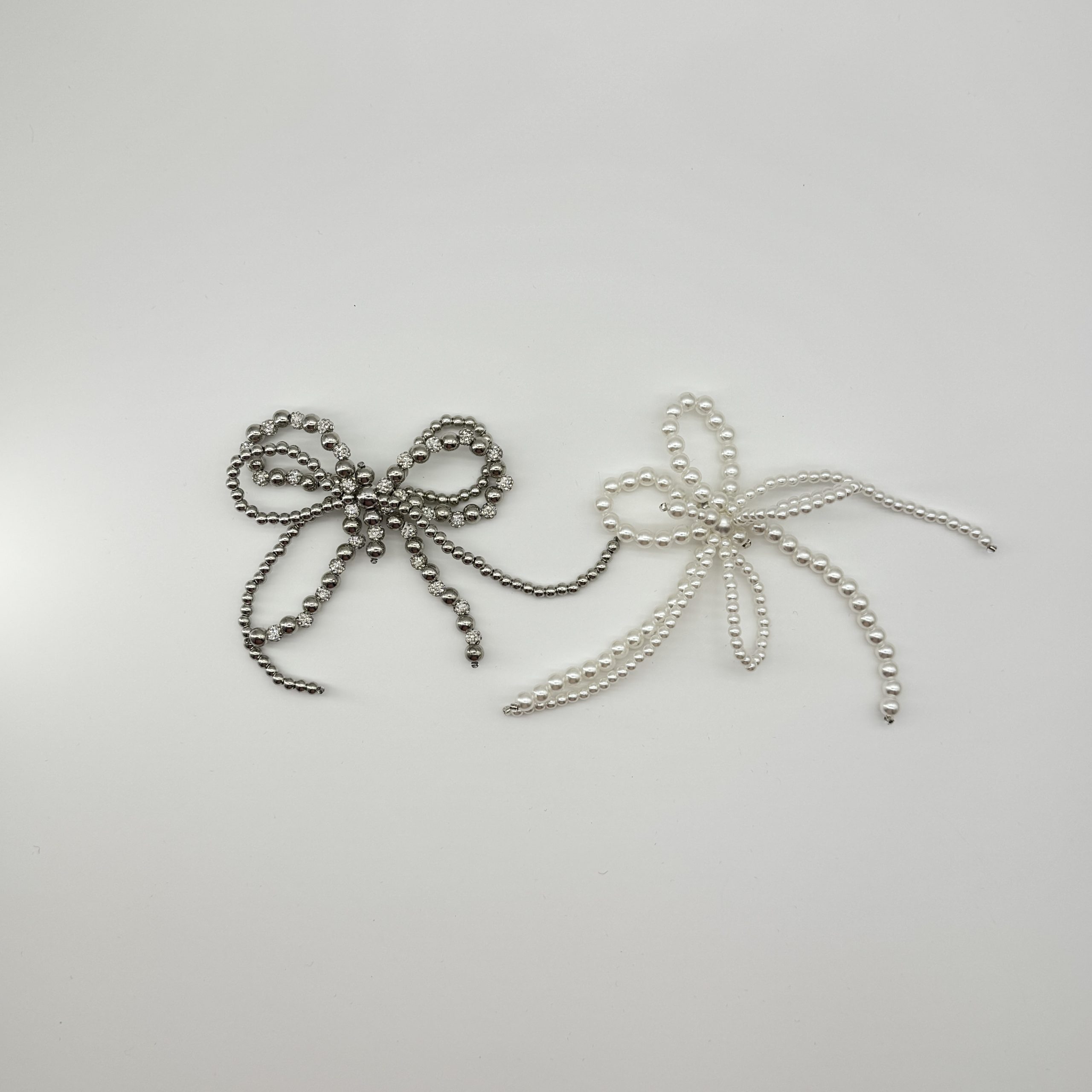 T25113 Beaded Bow Ornament