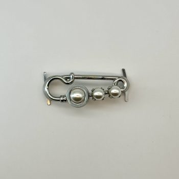 T25262 Pearl Metal Pin Ornament