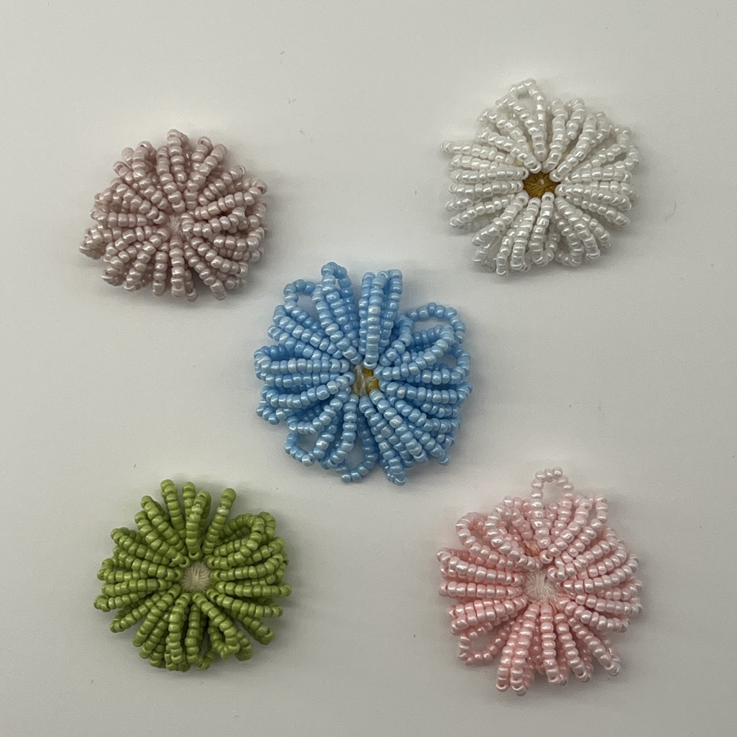 T26428 Looped Seed Bead Flower