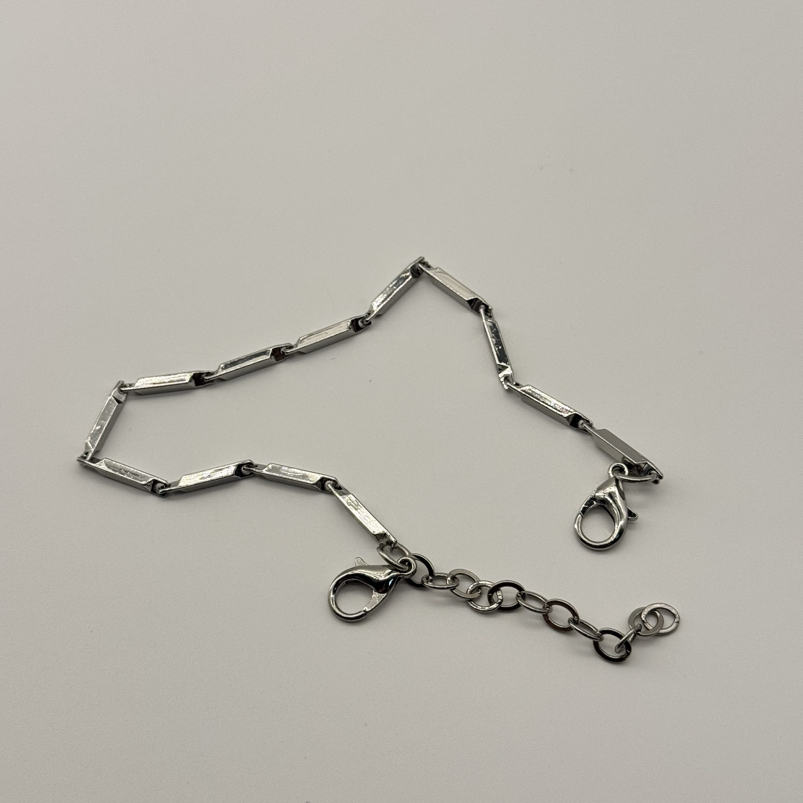 T25326 Geometric Link Chain Ornament