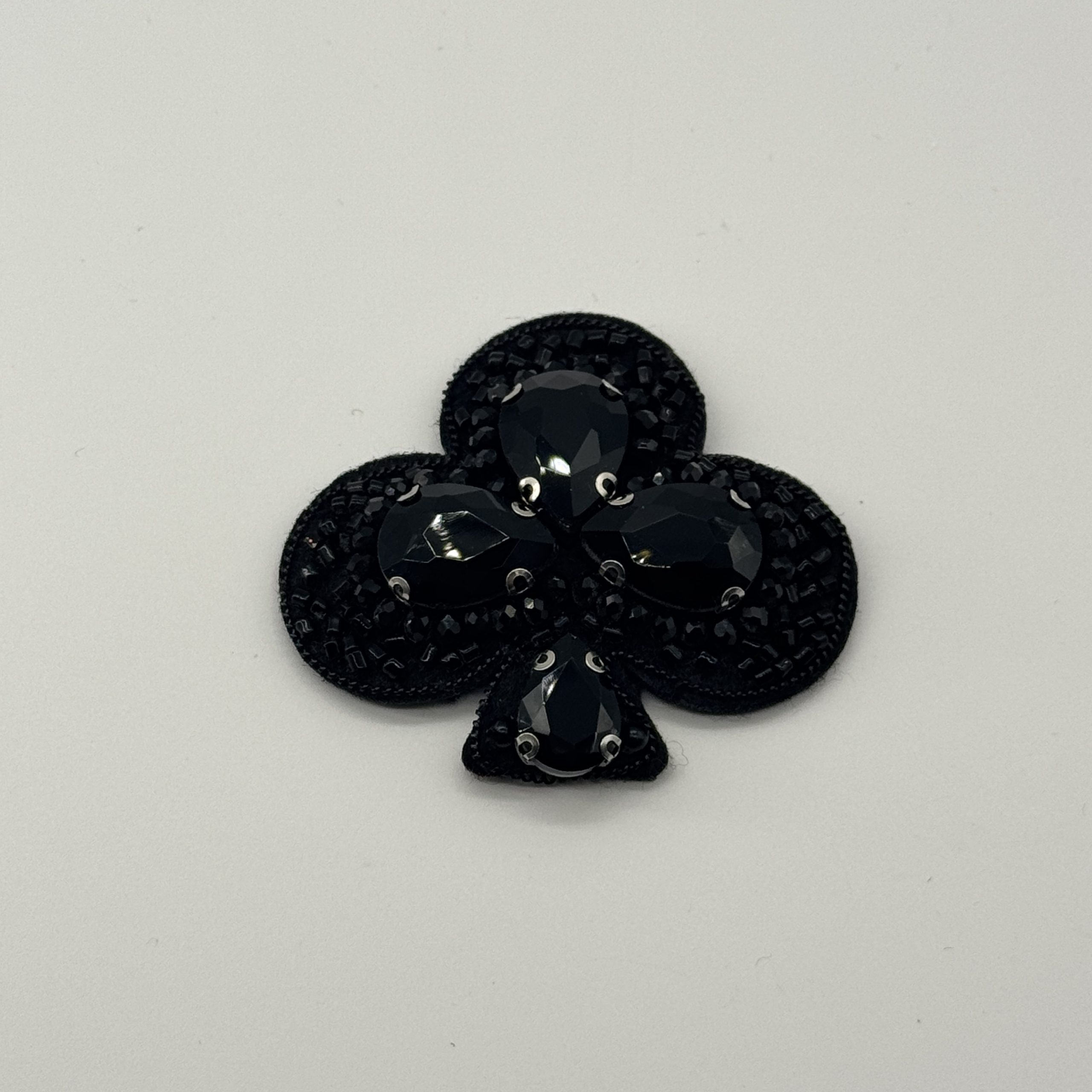 T26460 Club-shaped beaded patch