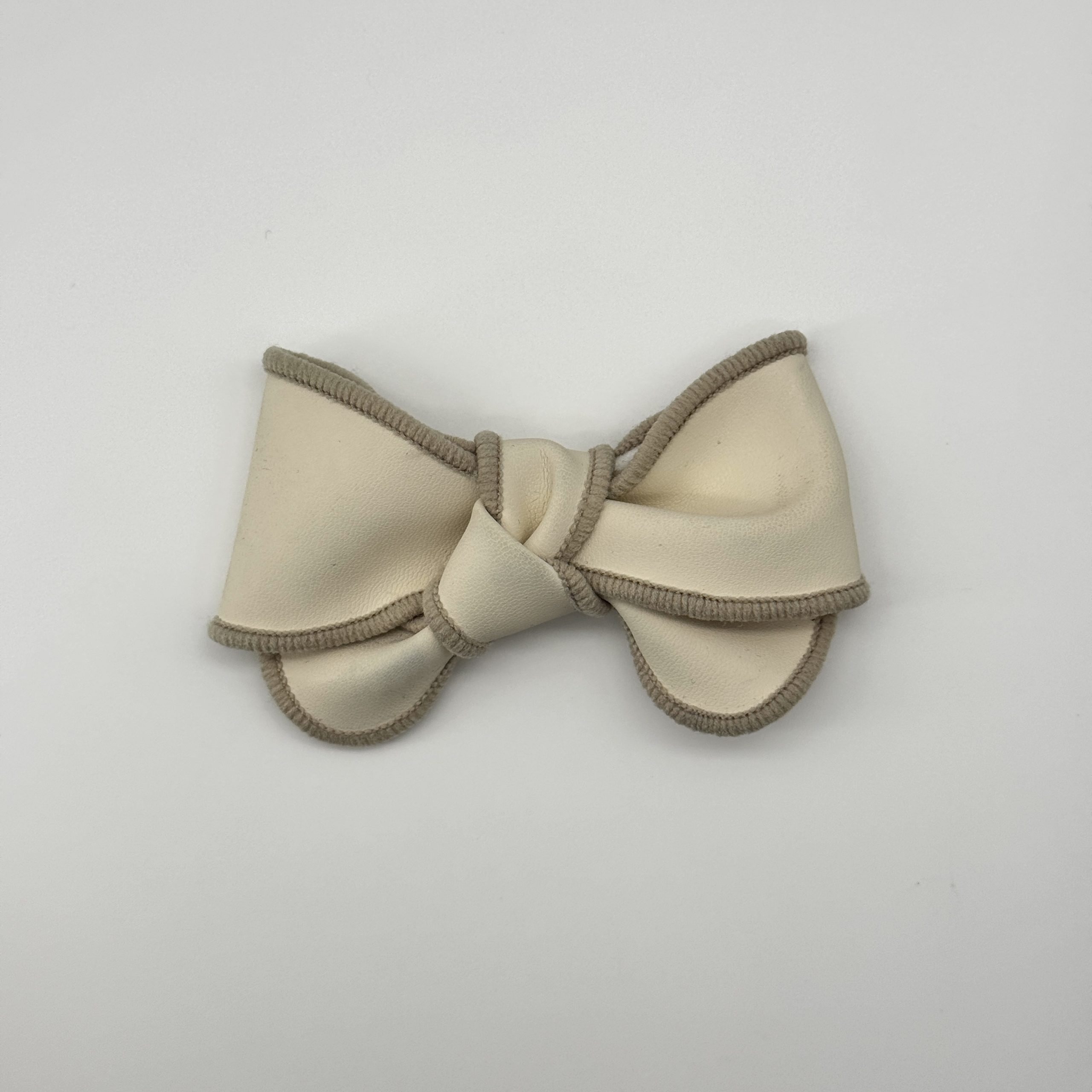 T25265 PU Leather Bow Ornament