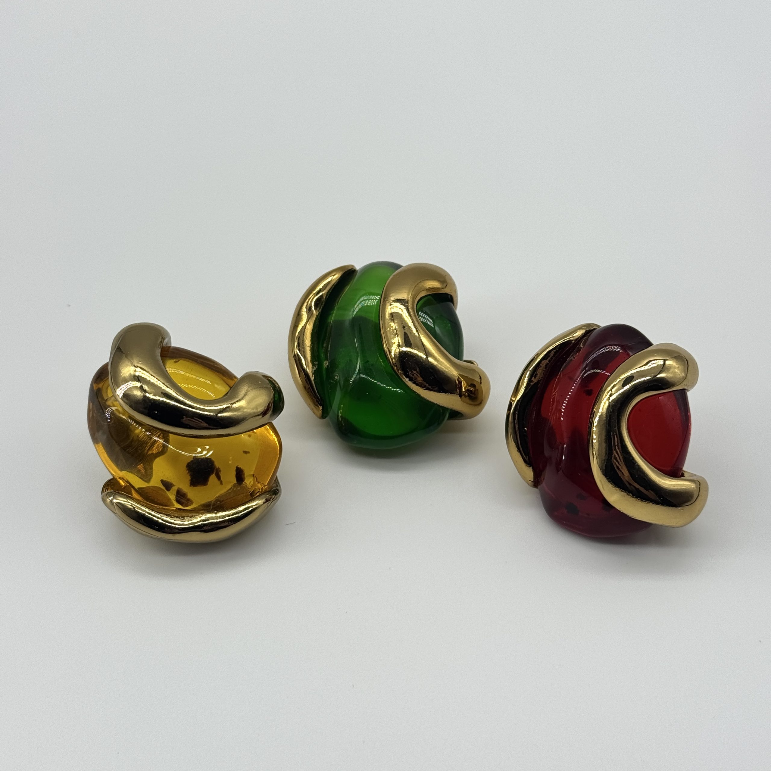 T25303 Resin Bead Metal Ornament