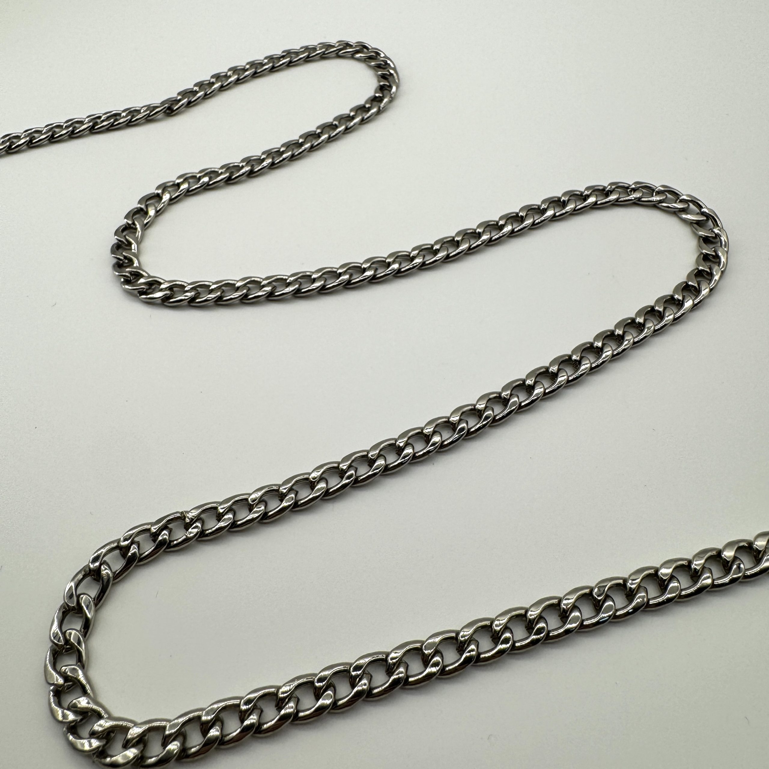 T25312 Classic Curb Chain Ornament