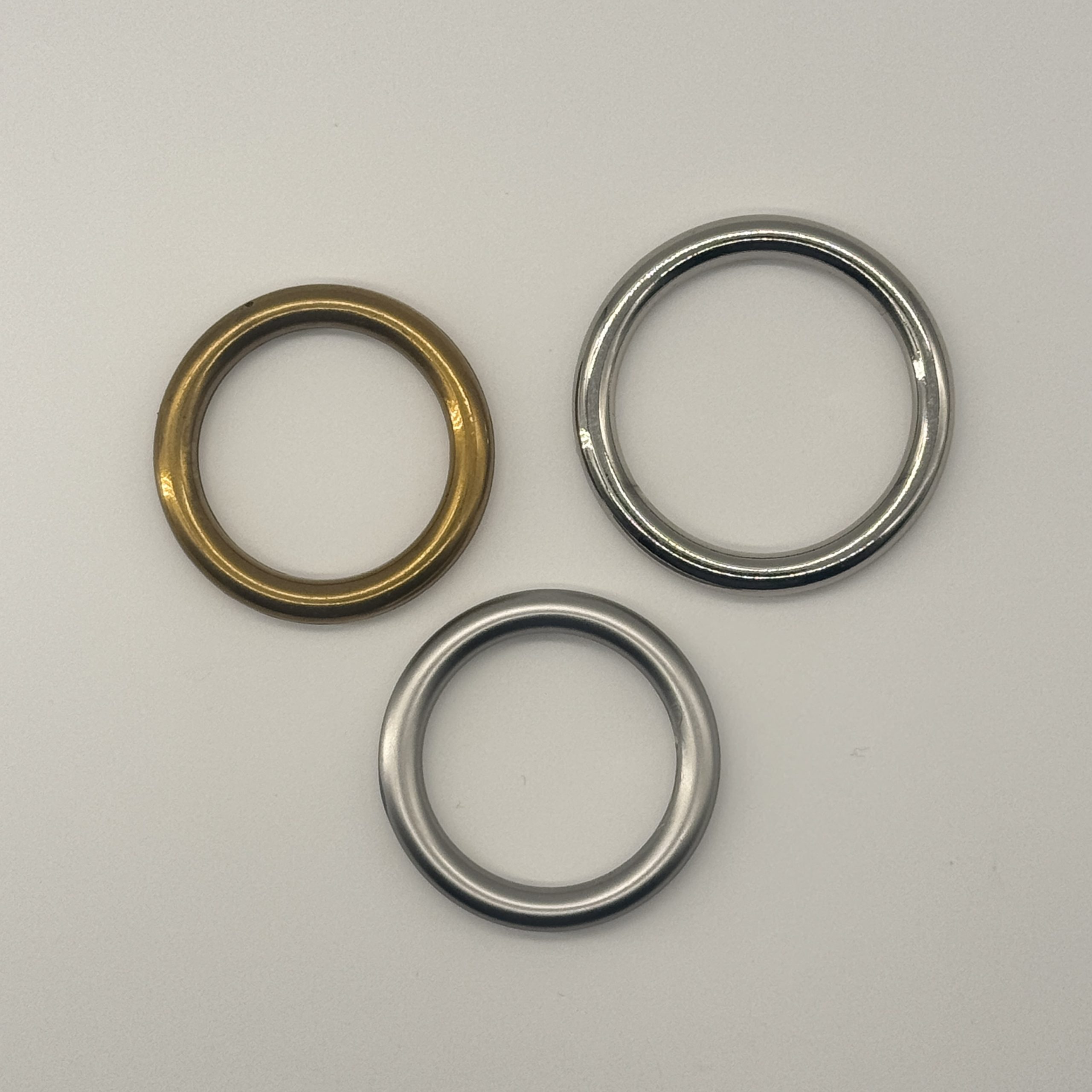 T25389 Round Metal Ring