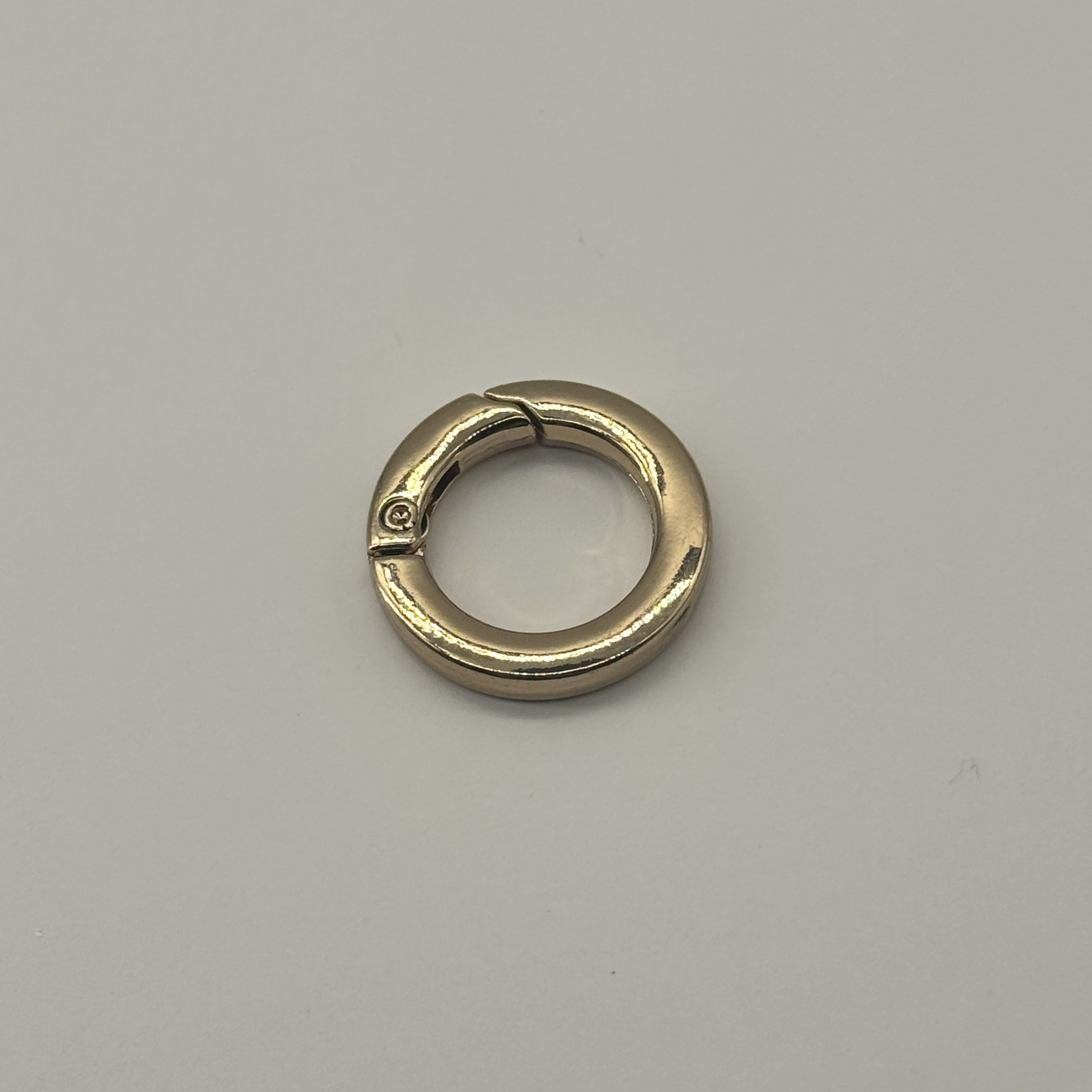 T25392 Spring Gate Round Ring
