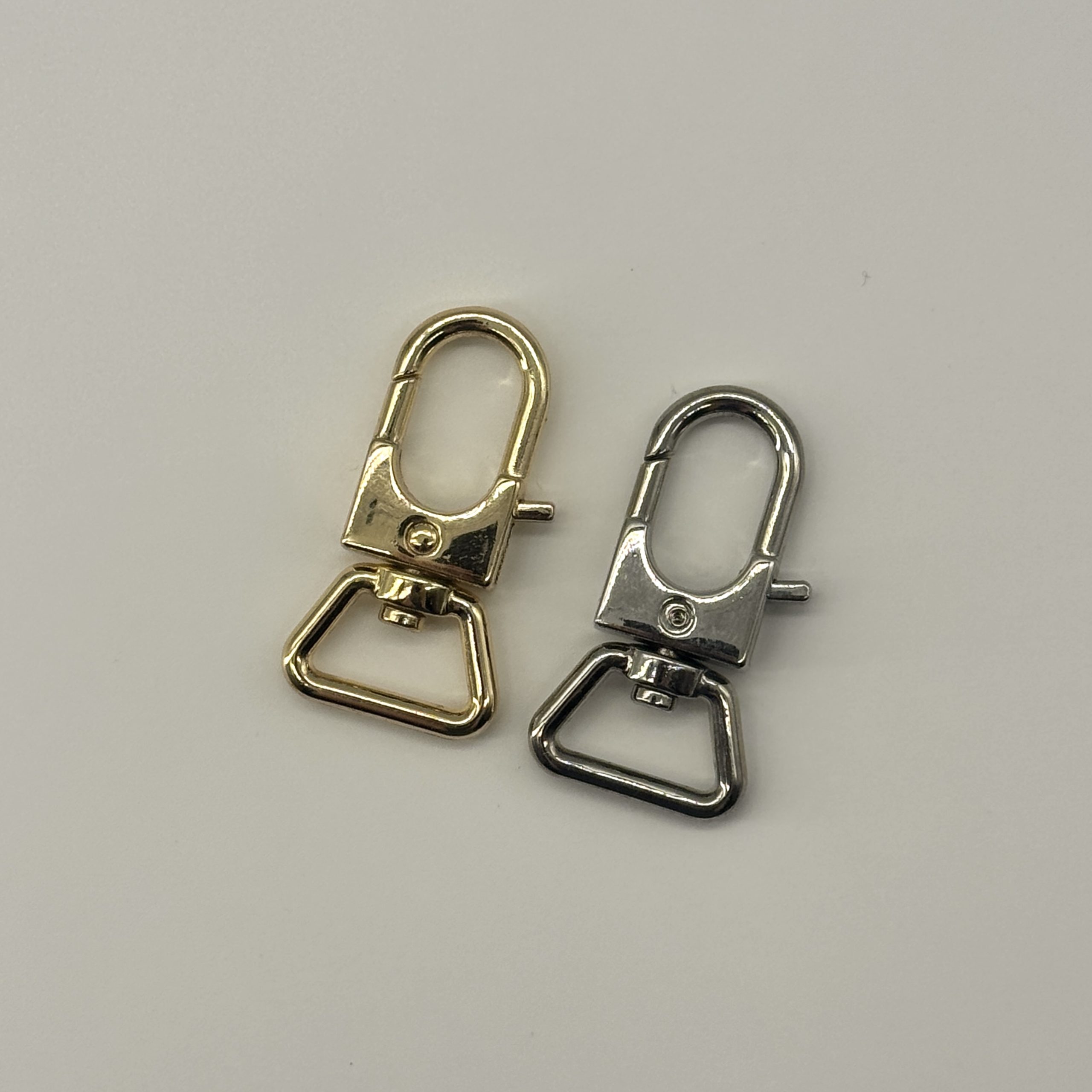 T25398 Triangle Swivel Snap Hook