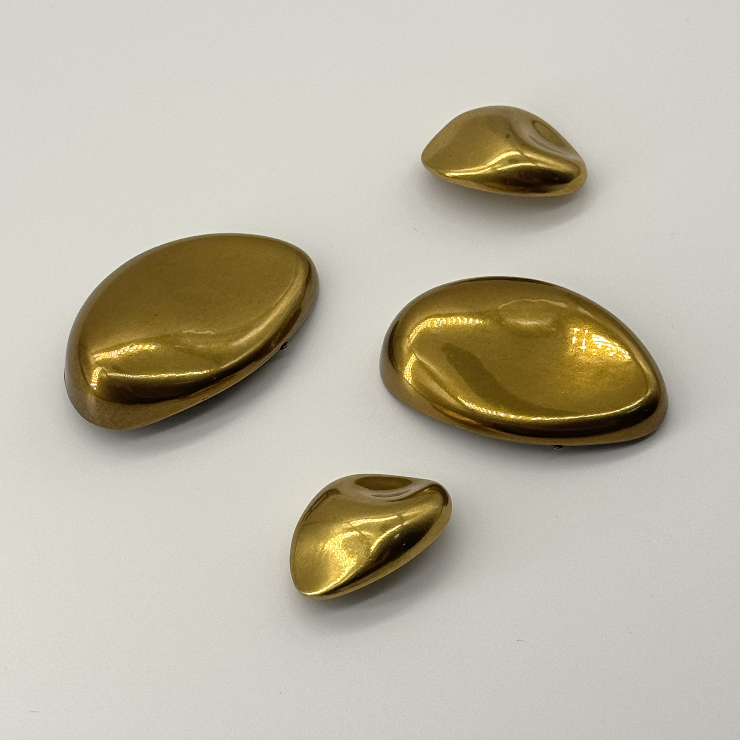 T25440 Metal Stud Ornament