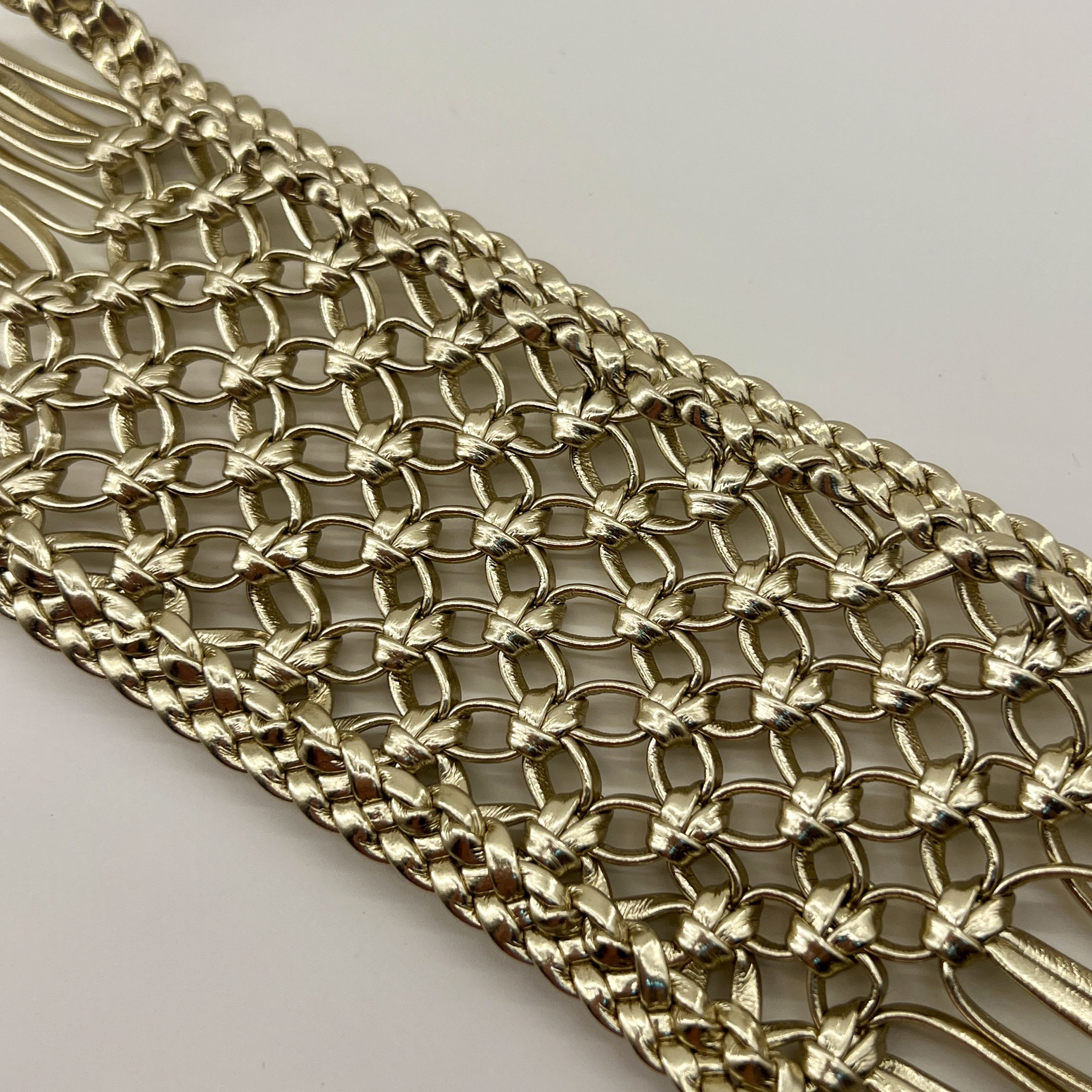 T26586 Metallic Ring Shoe Upper