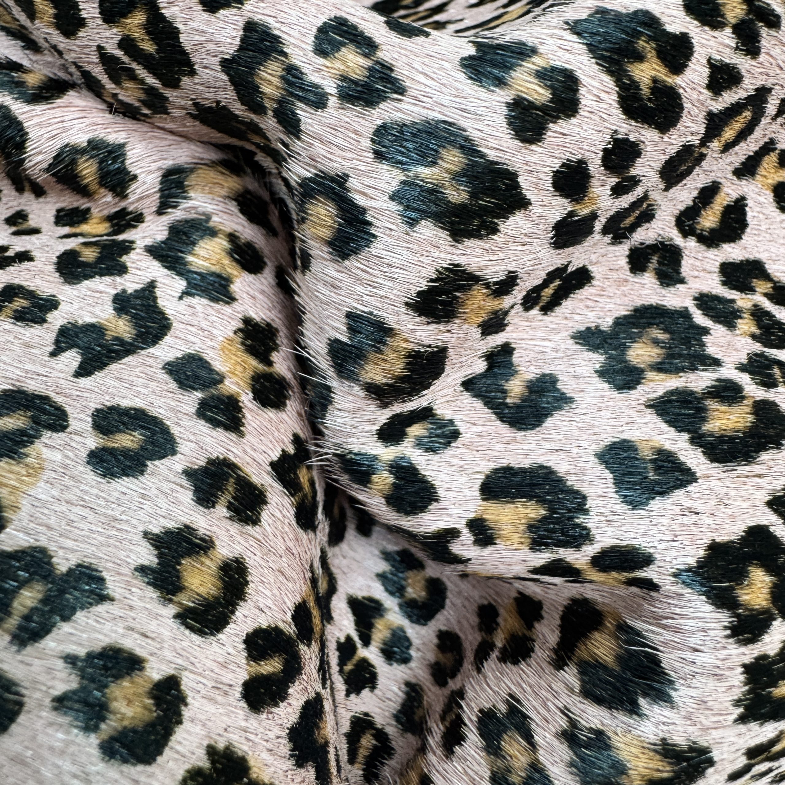 T26517 Small Leopard Cowhide Fur