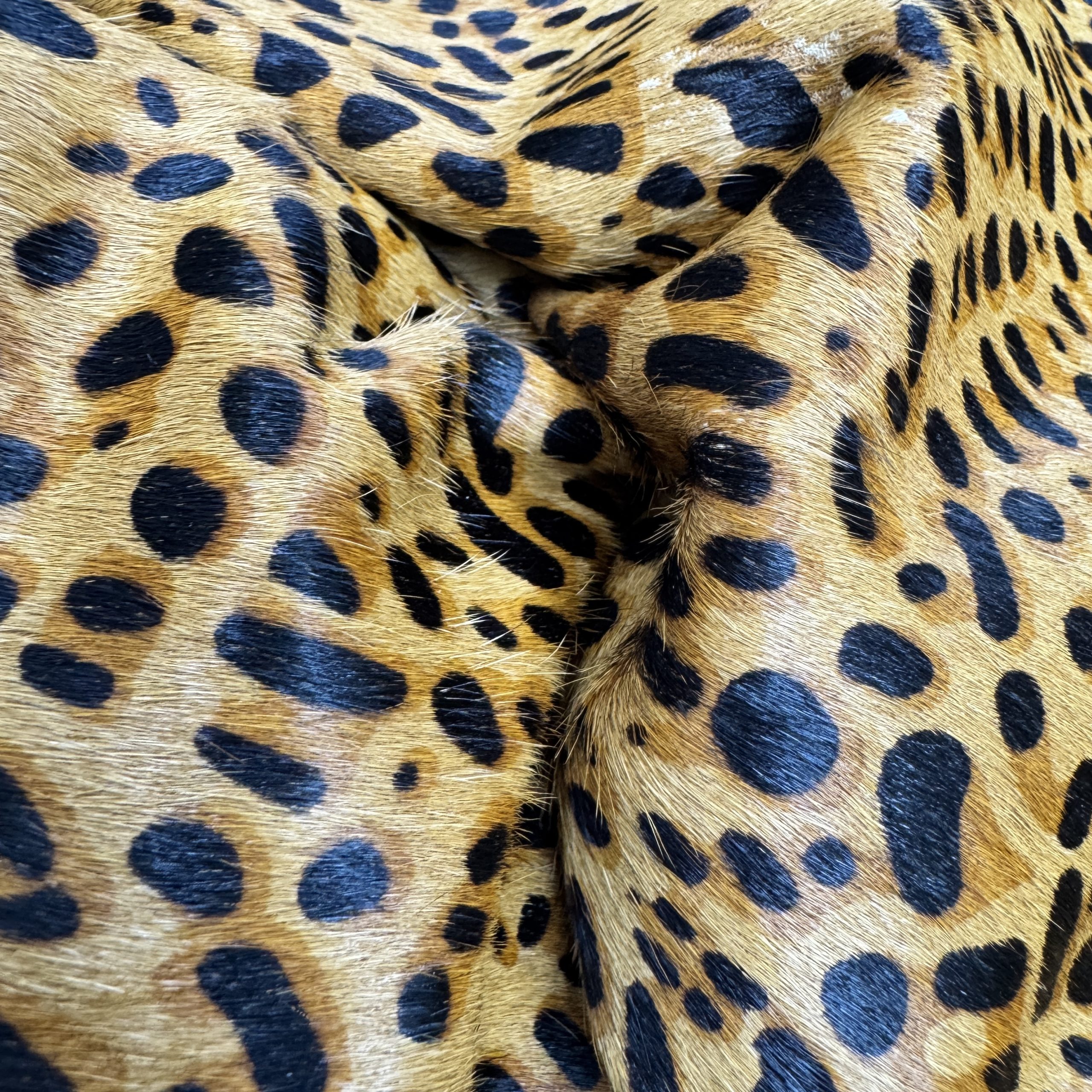 T26521 Wildcat Print Cowhide Fur