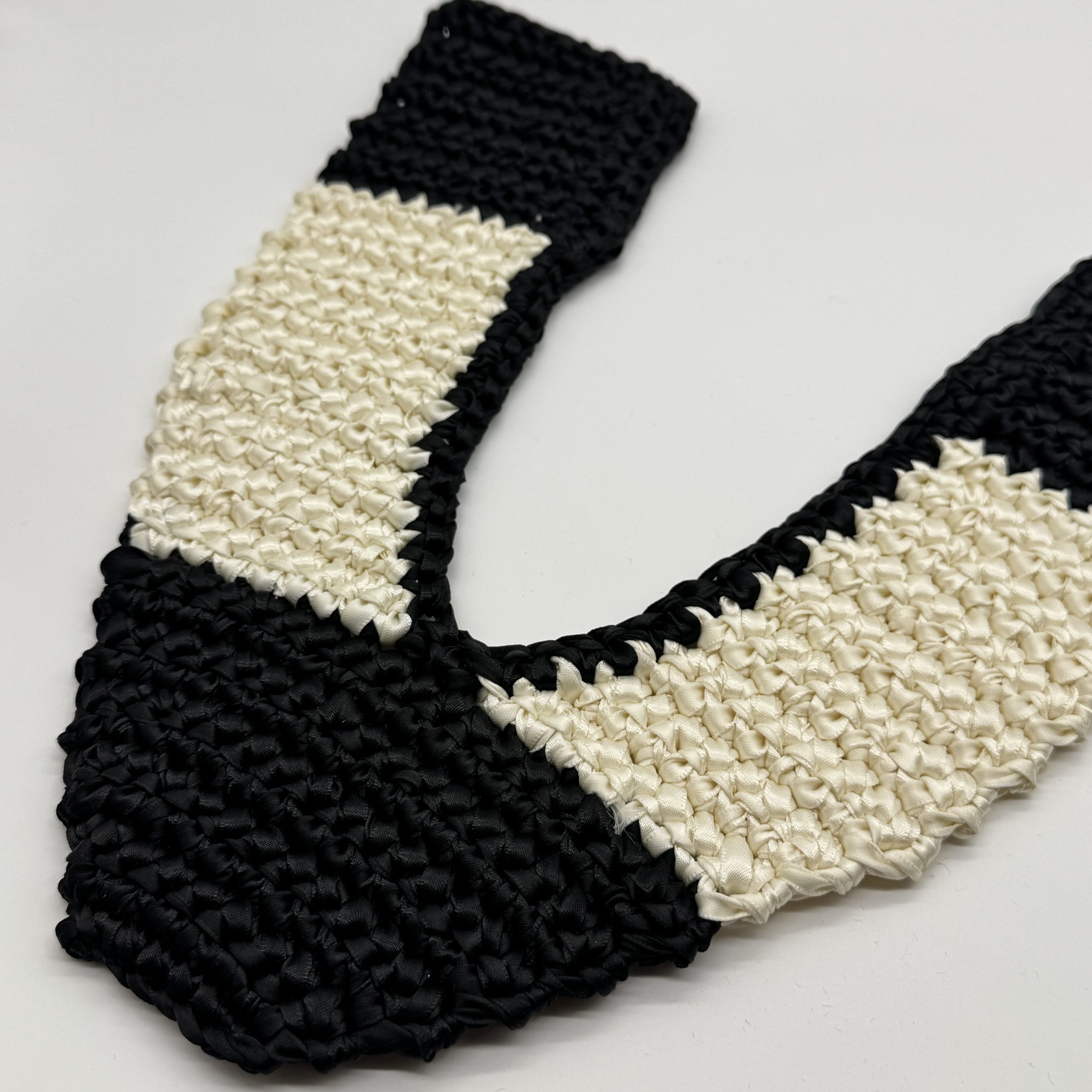 T26548 Ribbon Crochet Shoe Upper