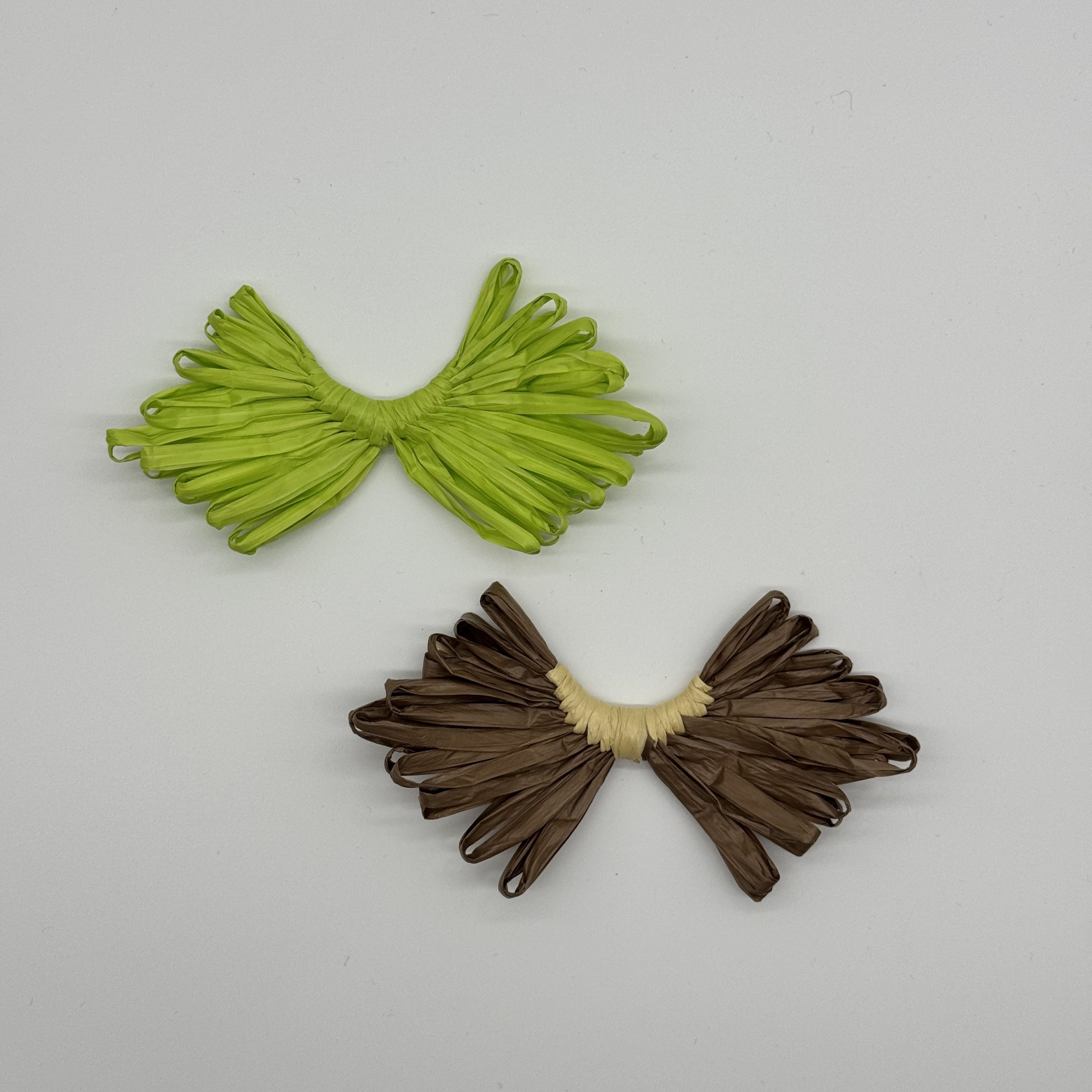 T26546 Raffia Bow Charm