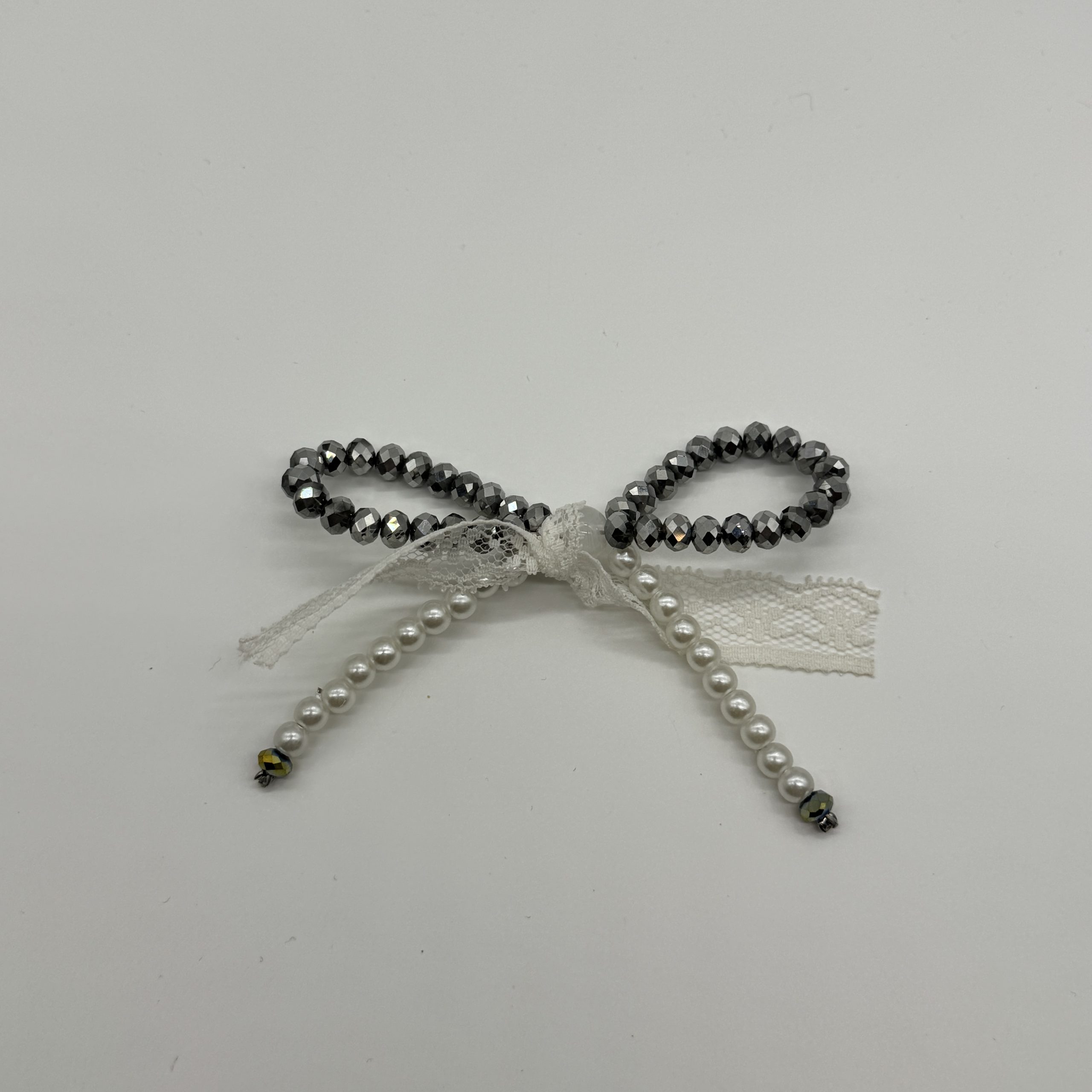 T26540 Beaded Lace Bow Charm