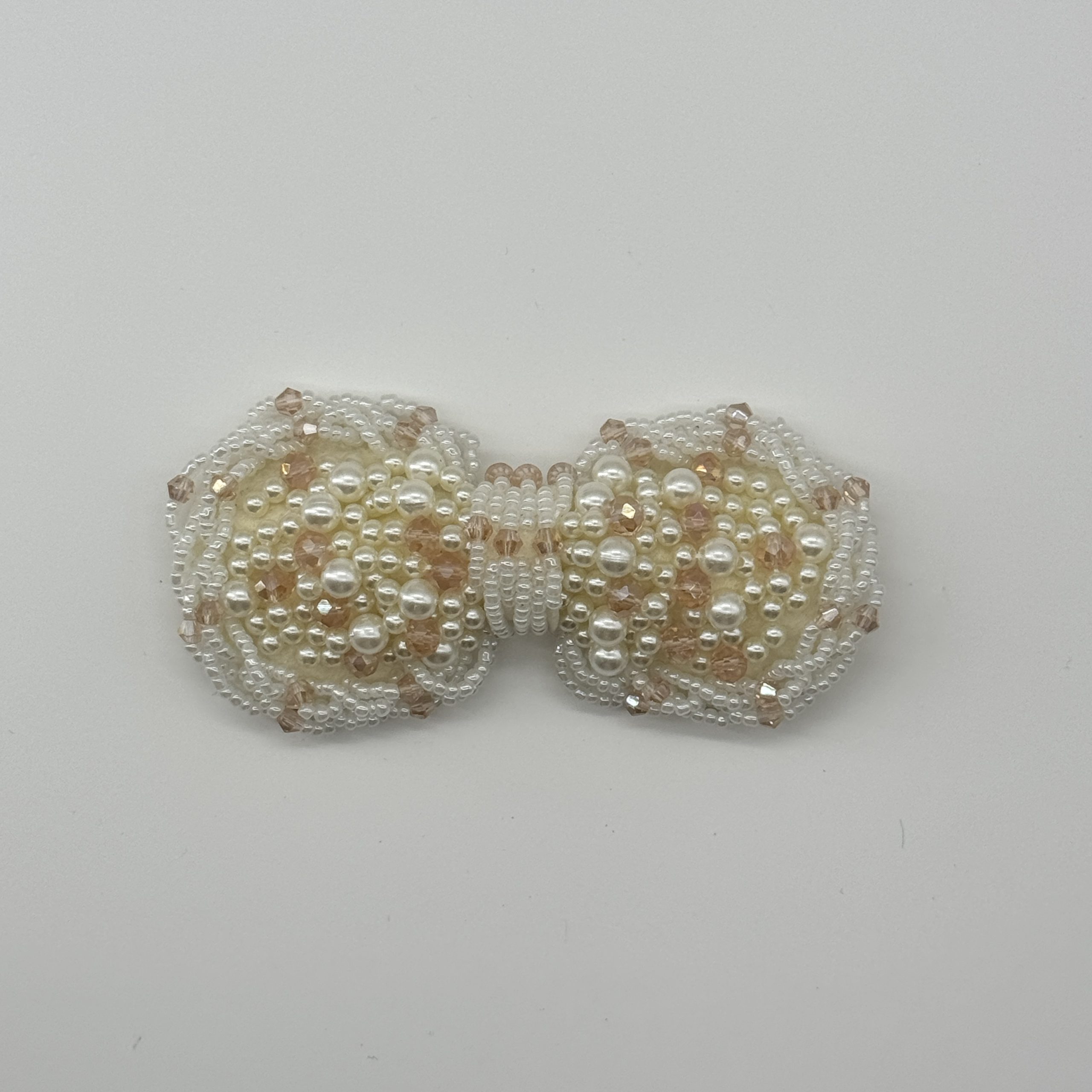 T26567 Pearl Beaded Bow