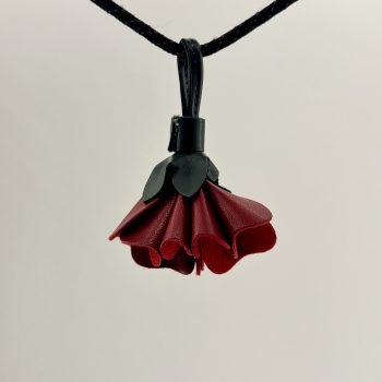 T26596 Hanging Flower Shoe Charm