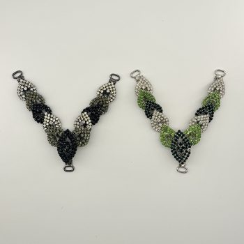 T26598 V-Shape Welded Strass Shoe Ornament